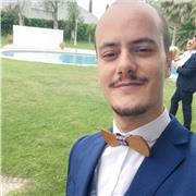 Graduado en Ciencias Ambientales y profesor en activo de Física y Química. Con experiencia en Clases particulares